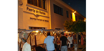 El port de Maó participa amb la instal•lació  del mercat mariner Portmô