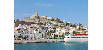 El puerto de Eivissa saca a concurso la gestión del muelle de La Marina para yates de gran eslora