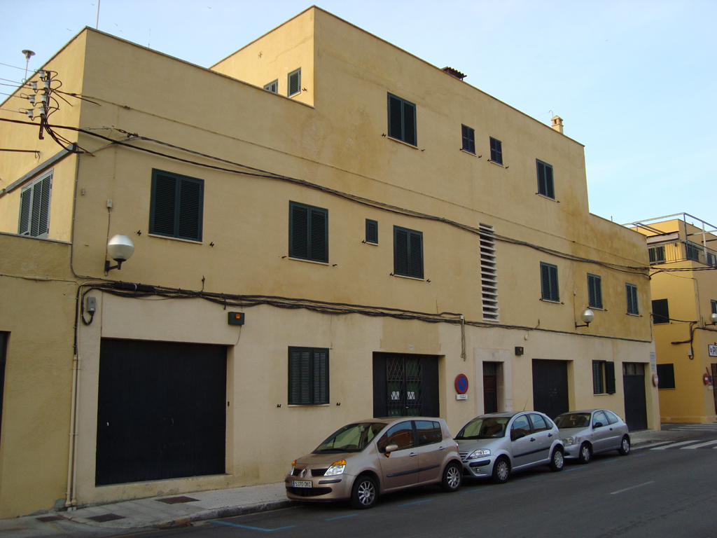The APB puts the demolition works out to tender for the buildings in the Mollet opposite dock area in the Port of Palma