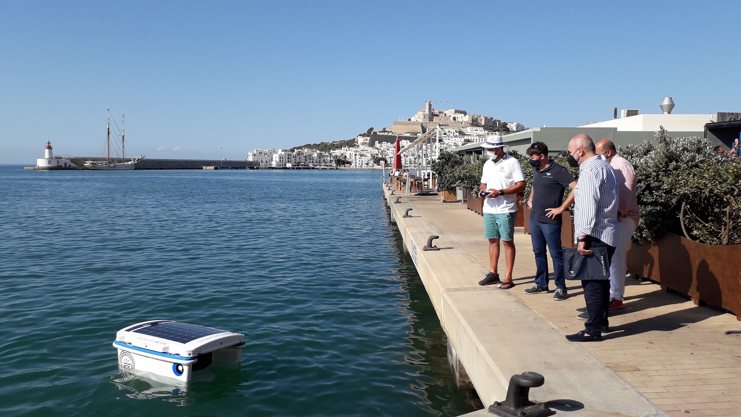 Eivissa und Palma, die ersten Häfen in Spanien, die einen Wasserreinigungsroboter in ihren Konzessionen einsetzen