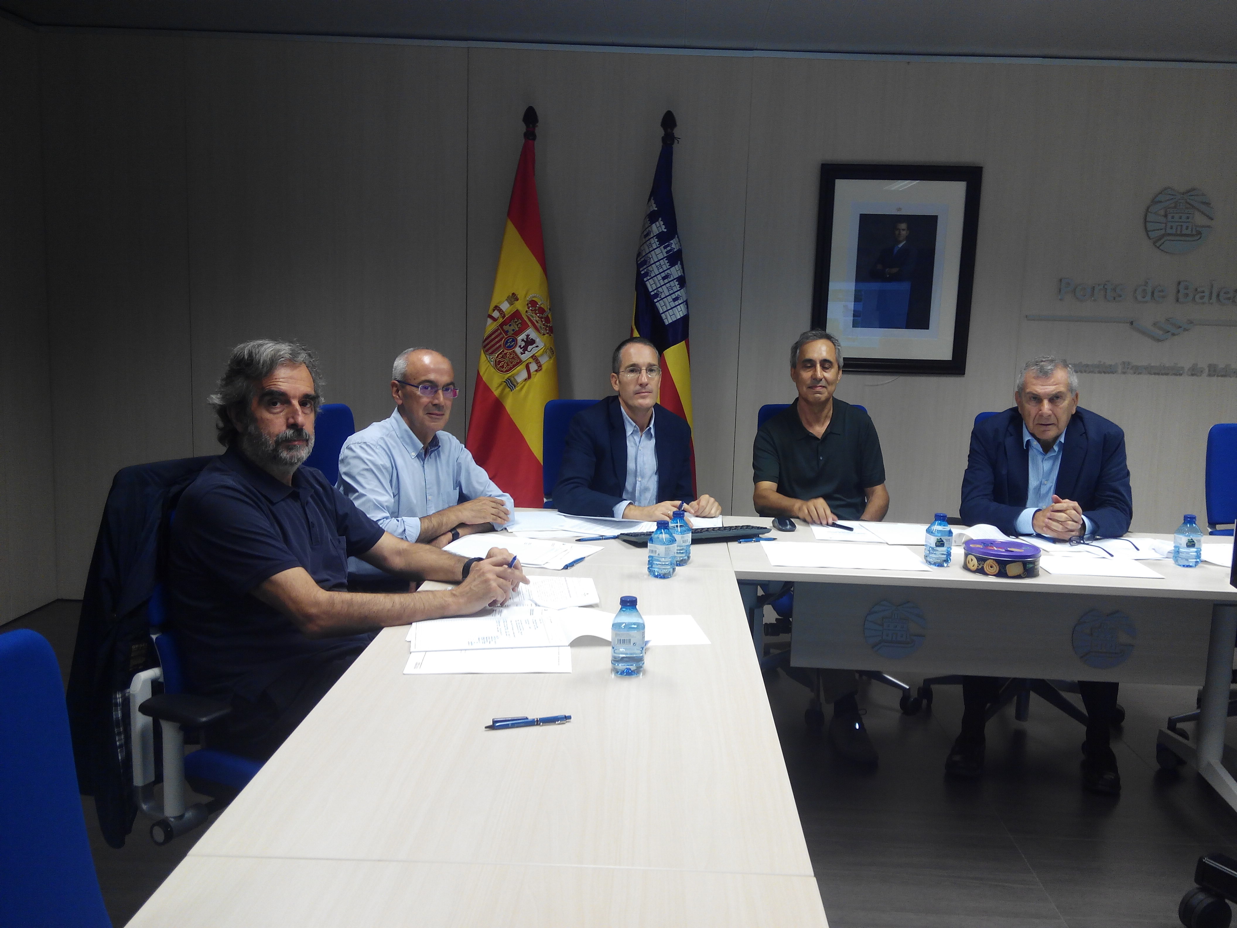 A COMMITTEE OF EXPERTS ASSESSES THE SEVEN PROPOSALS SUBMITTED FOR THE REFURBISHMENT OF THE SEAFRONT PROMENADE OF PALMA