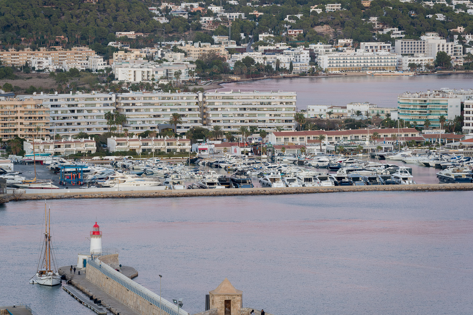 APB y Ocibar adelantan la puesta en servicio de 100 amarres en Marina Botafoch en el puerto de Eivissa 