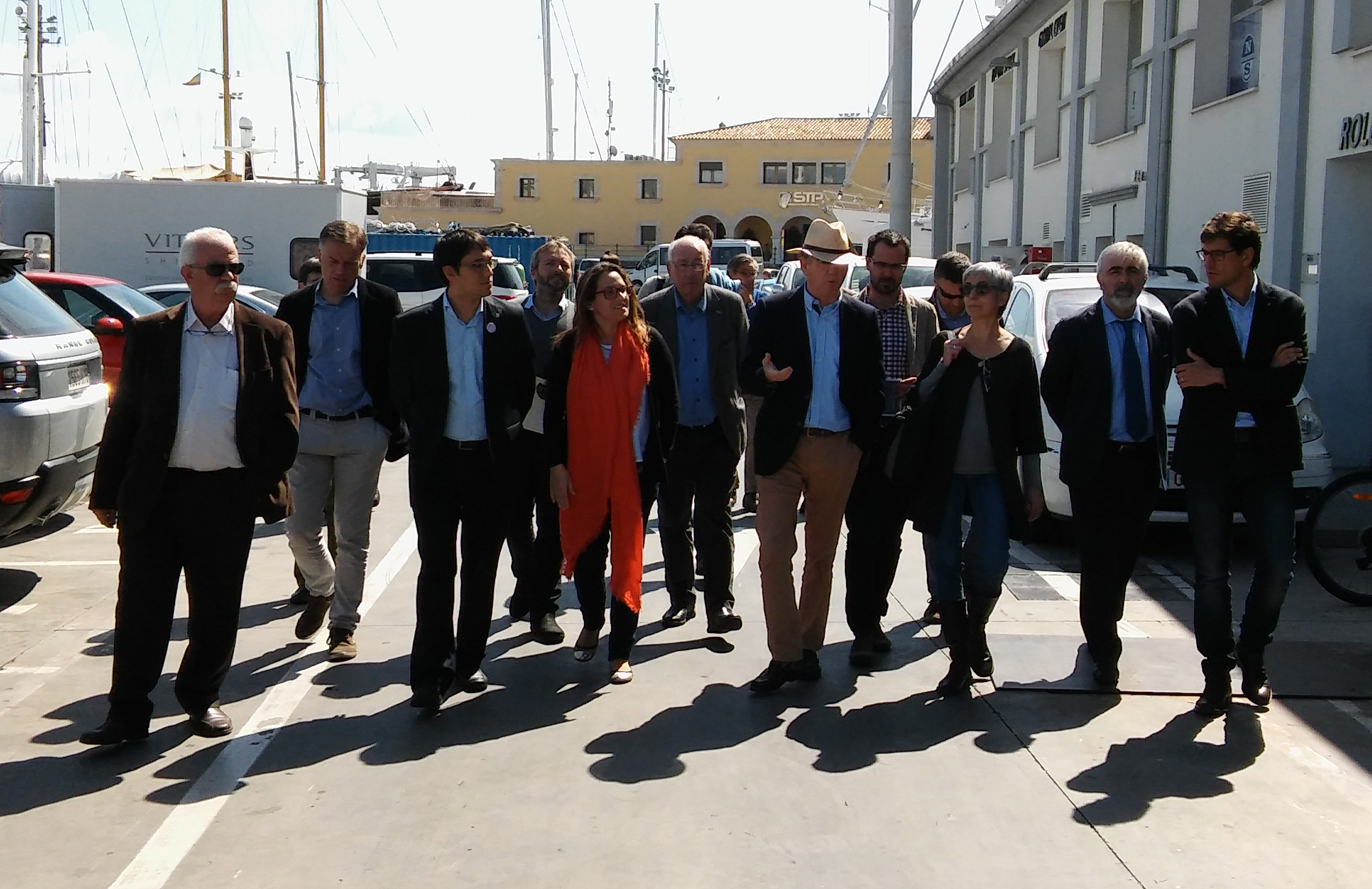 Die APB stellt einer Delegation aus Menorca das Modell der Aufschleppe von STP vor