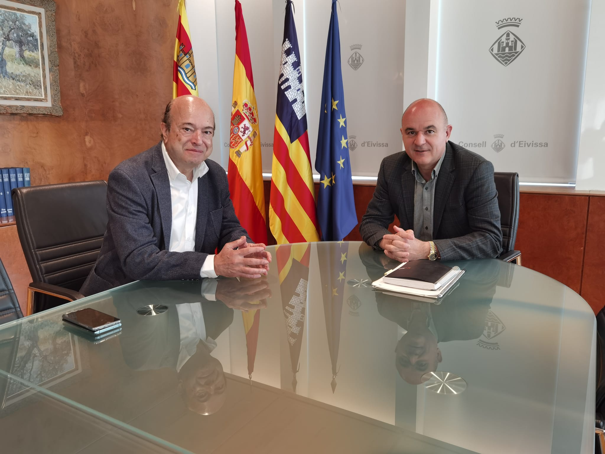 El Consell de Eivissa, el Ayuntamiento de Eivissa y la Autoridad Portuaria coordinarán sus servicios para ofrecer un mejor servicio a la llegada de cruceros