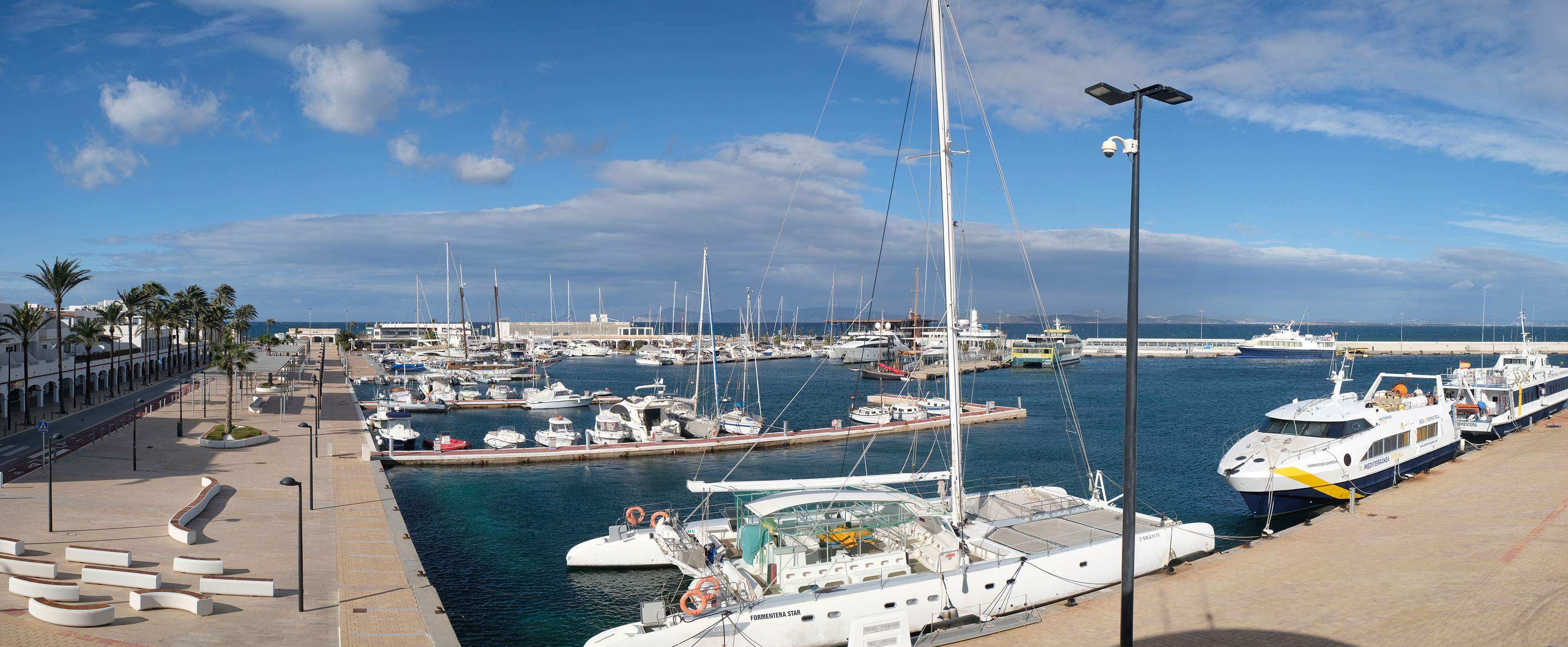 Der Vorschlag von Puertos y Litorales Sostenibles wurde als das günstigste Angebot für die Nutzung der Anlegestelle für kleinere Schiffe im Hafen von La Savina ausgewählt