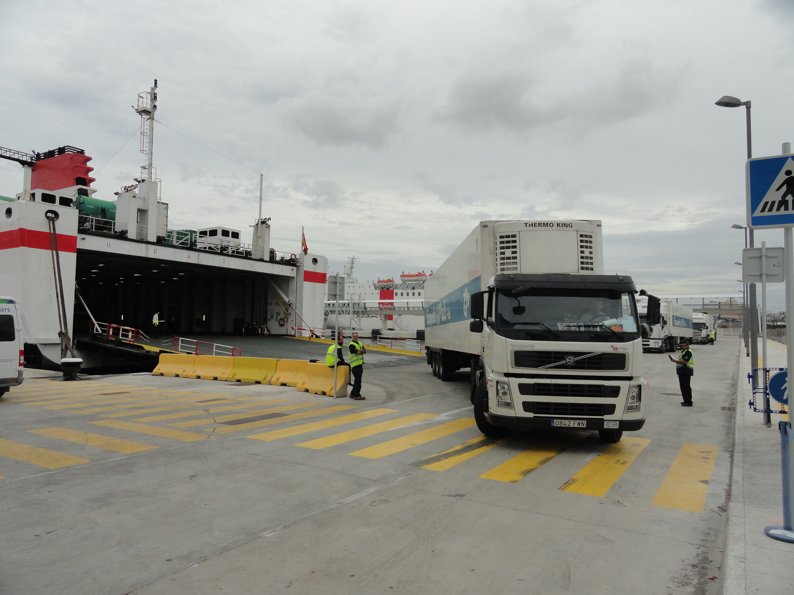 Los puertos de Baleares reciben 13 millones de mercancías al año
