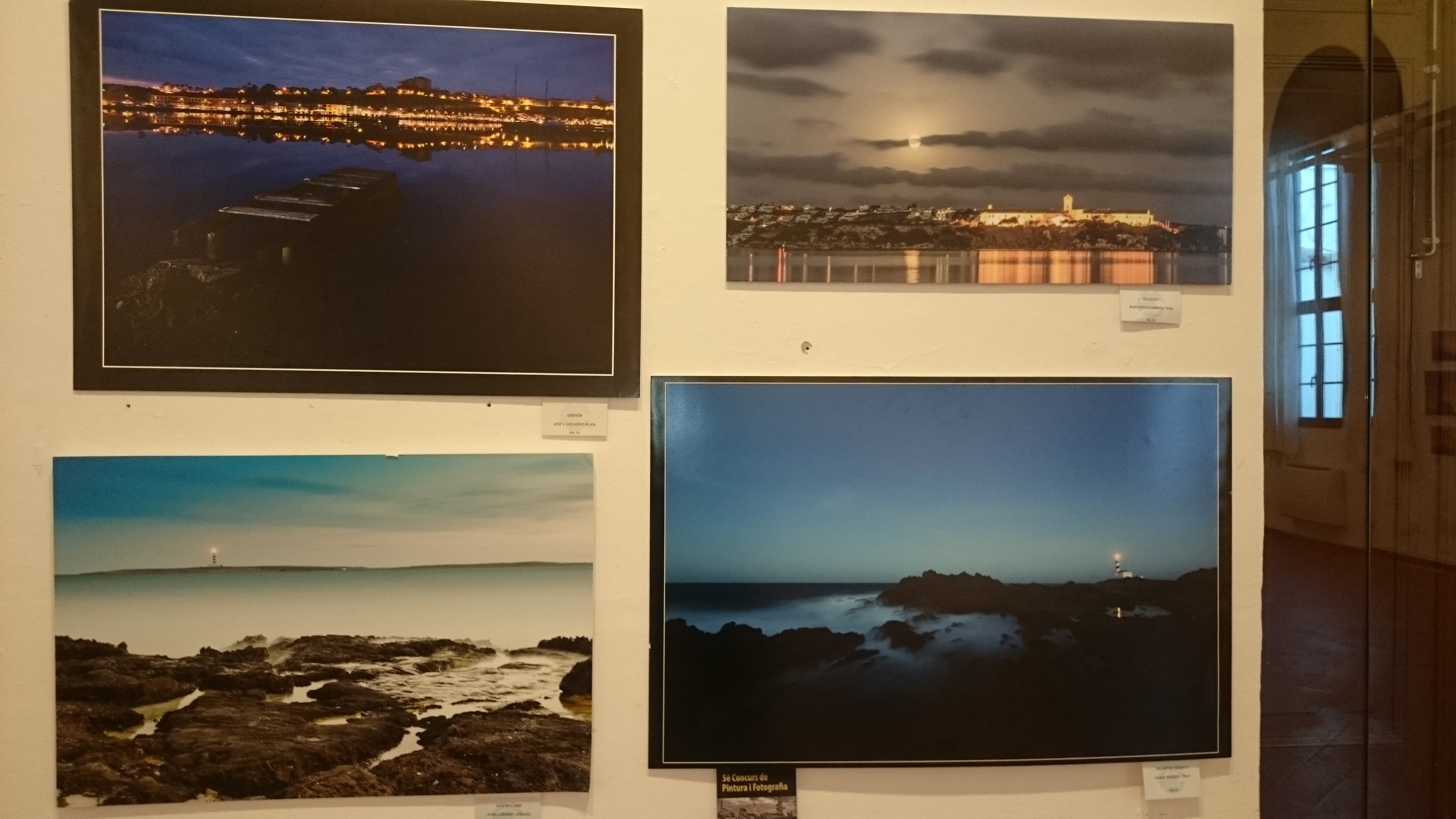 Exposición de pintura y fotografía de puertos y faros en el Claustro del Carmen