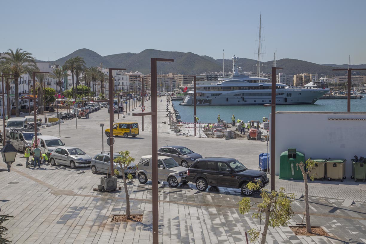 El puerto de Eivissa restringirá el tráfico en la Marina con un aparcamiento tarifado