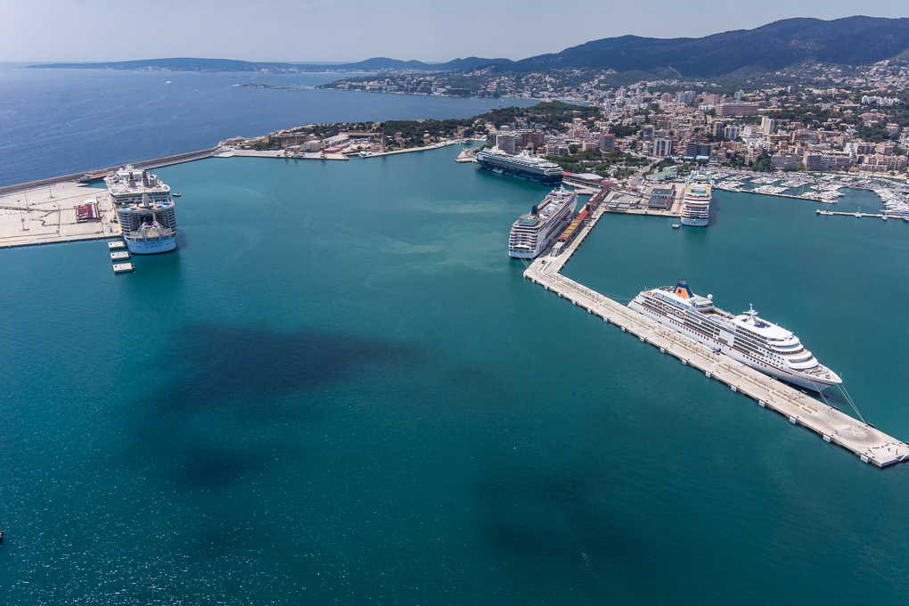 Aumenta la llegada de cruceros turísticos a los puertos de Eivissa, Maó y Alcúdia en 2016