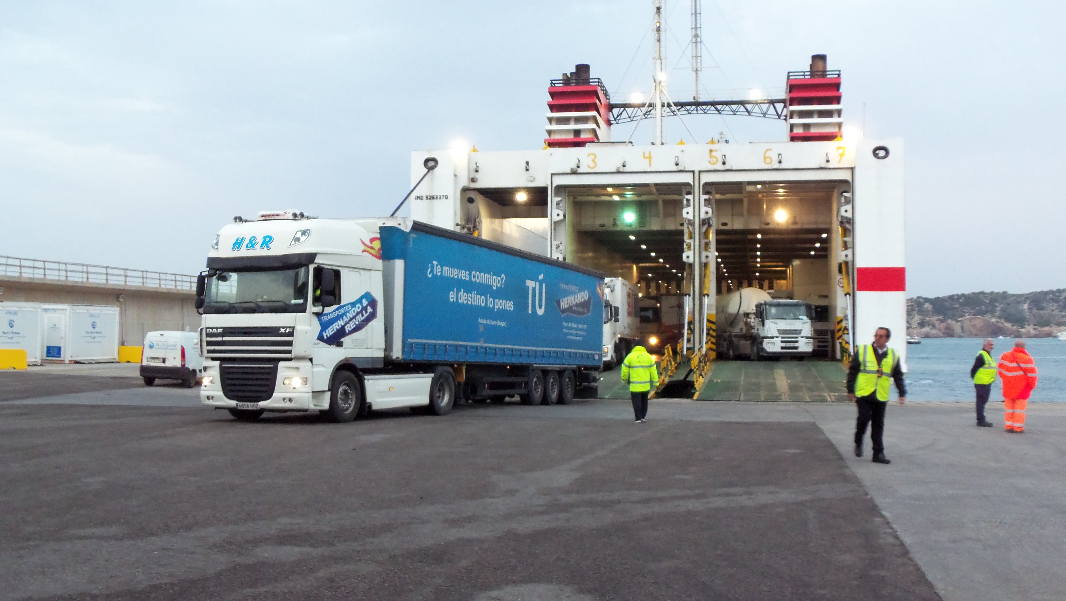  LOS PUERTOS DE LA APB GARANTIZAN EL ABASTECIMIENTO DE LA POBLACIÓN Y LOS TRÁMITES ADMINSITRATIVOS CON SUS USUARIOS