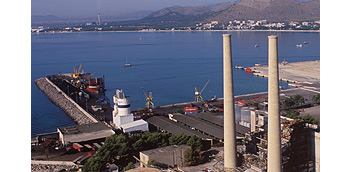 Concedida la explotación de un silo de cemento en el puerto de Alcudia