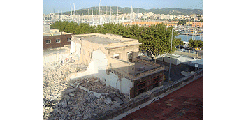 The APB recycles rubble from the former headquarters building of Trasmediterránea for construction of its offices