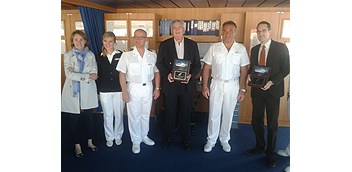 Recepción oficial al Carnival Legend en el puerto de Palma