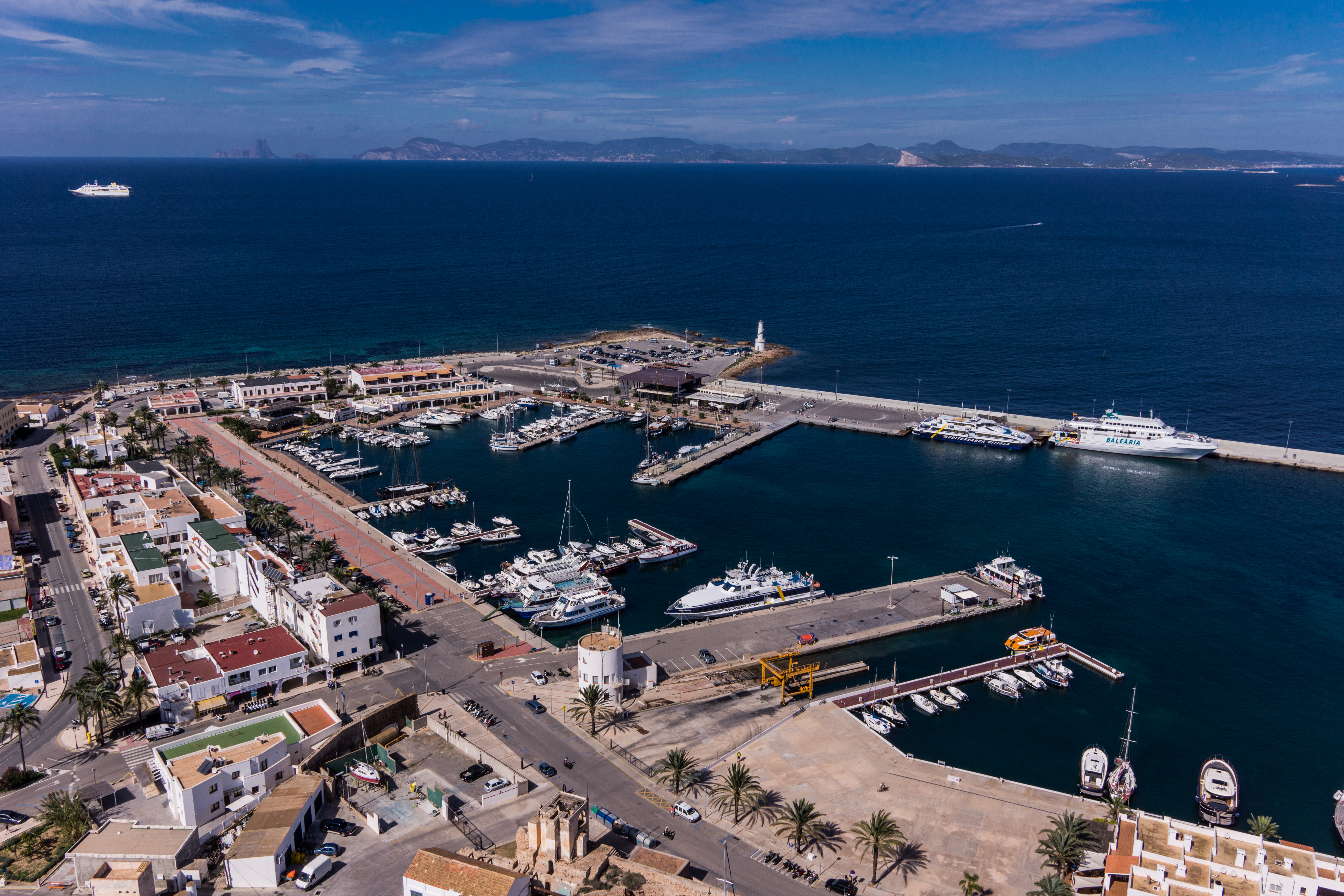 Surt a licitació el concurs per a les instal·lacions de subministrament de combustibles del port de la Savina