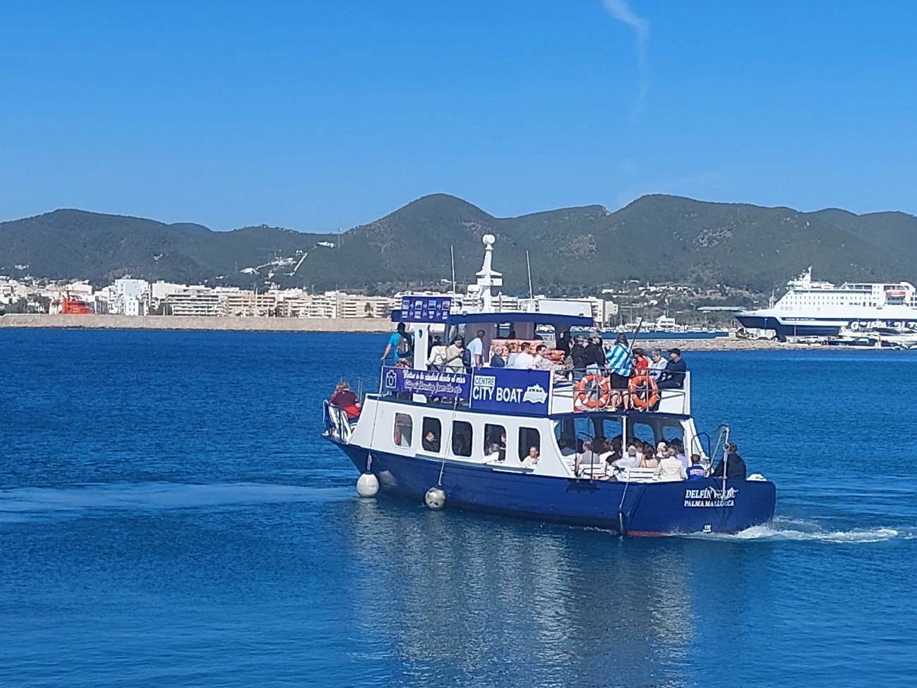 19.000 Kreuzfahrtpassagiere haben in drei Monaten den Seetransportdienst City Boat im Hafen von Eivissa genutzt