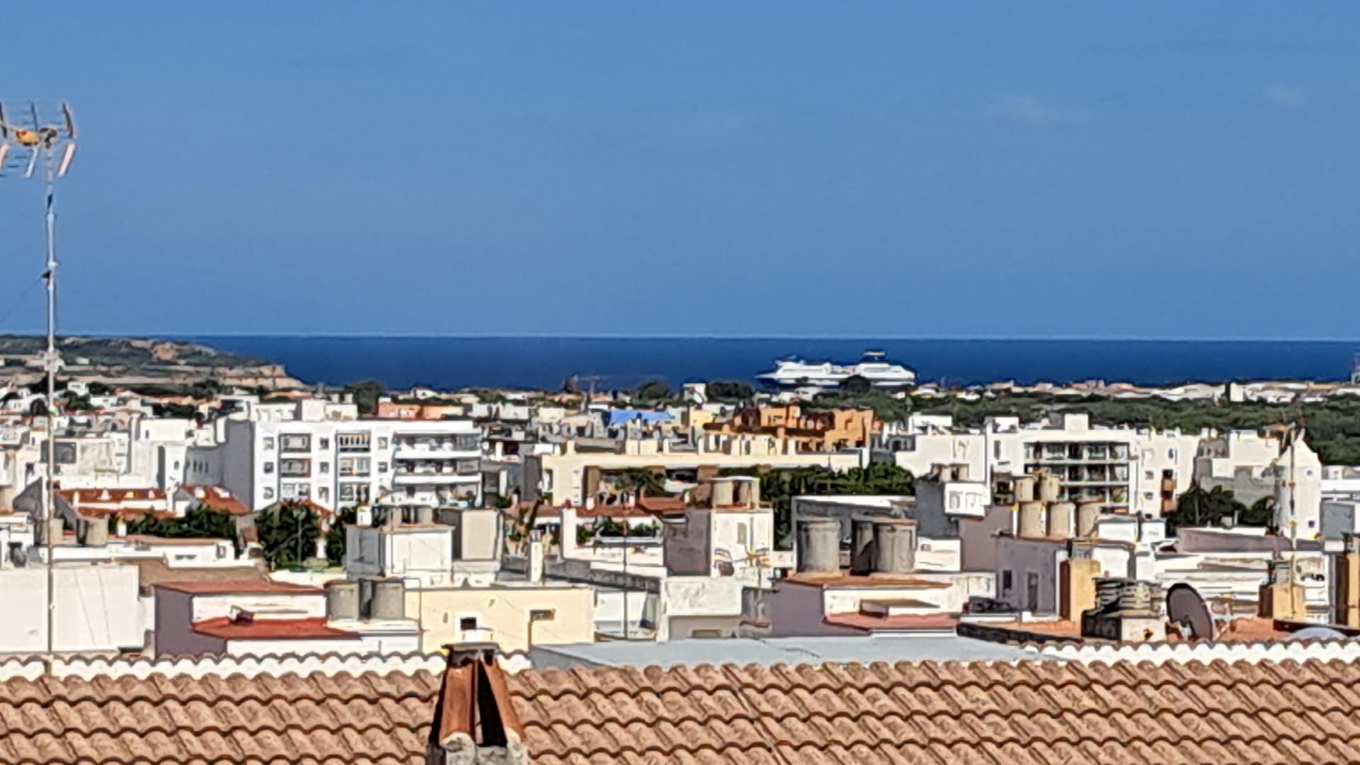 La APB informa a Trasmed que las mediciones de ruido en horario nocturno del Ciudad de Granada en el puerto de Maó superaron los límites establecidos por ley