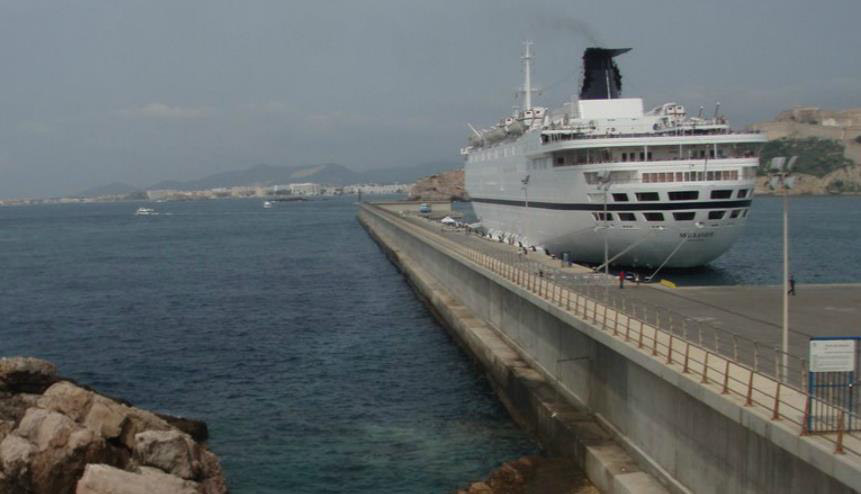 L'APB LICITA LES OBRES DE MILLORA DEL MUR EMERGENT DEL DIC DEL BOTAFOC AL PORT D'EIVISSA