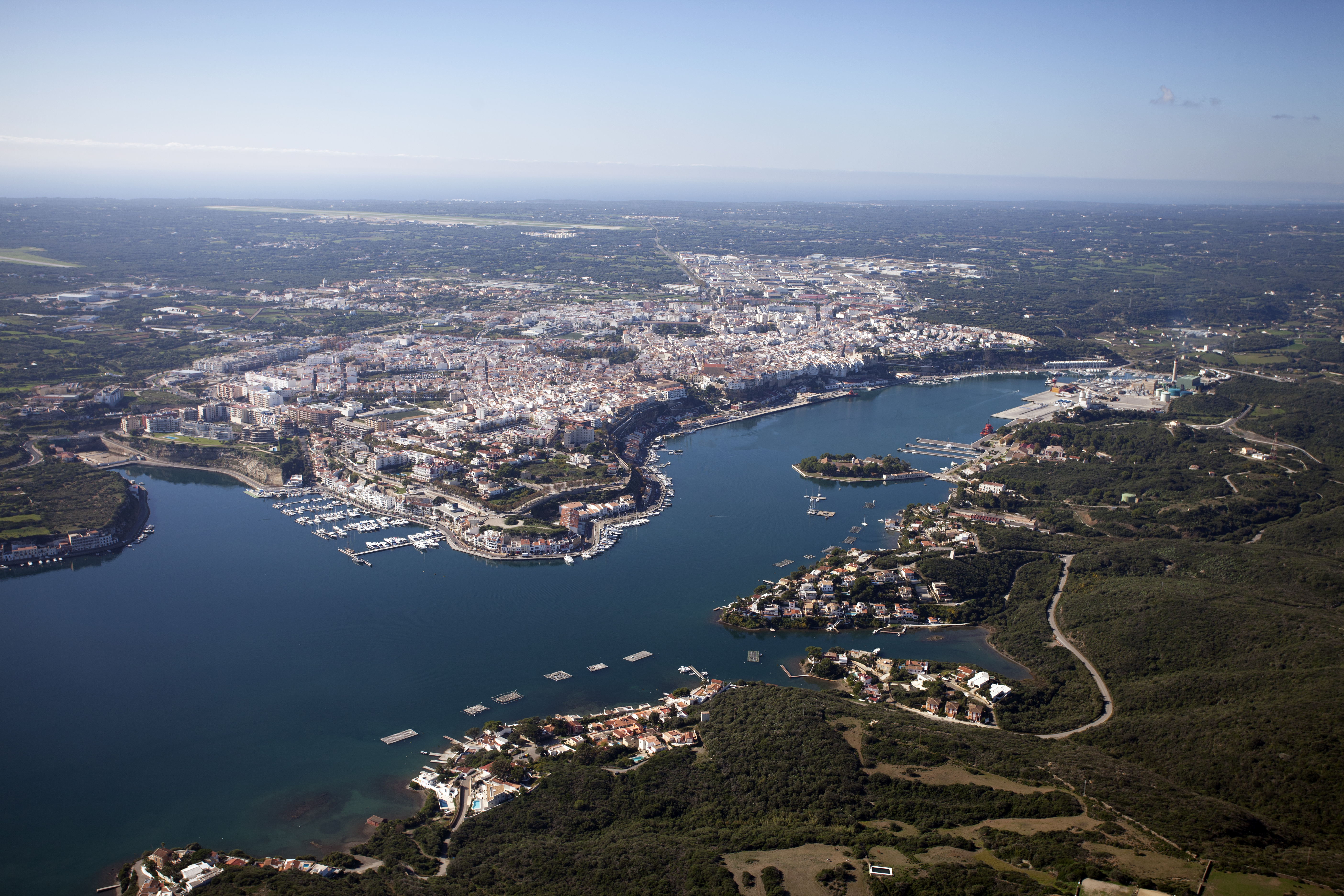 Vista aérea del puerto de Maó
