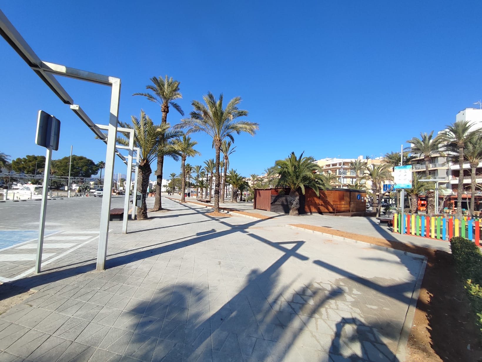 The APB completes work on the Alcúdia port seafront promenade