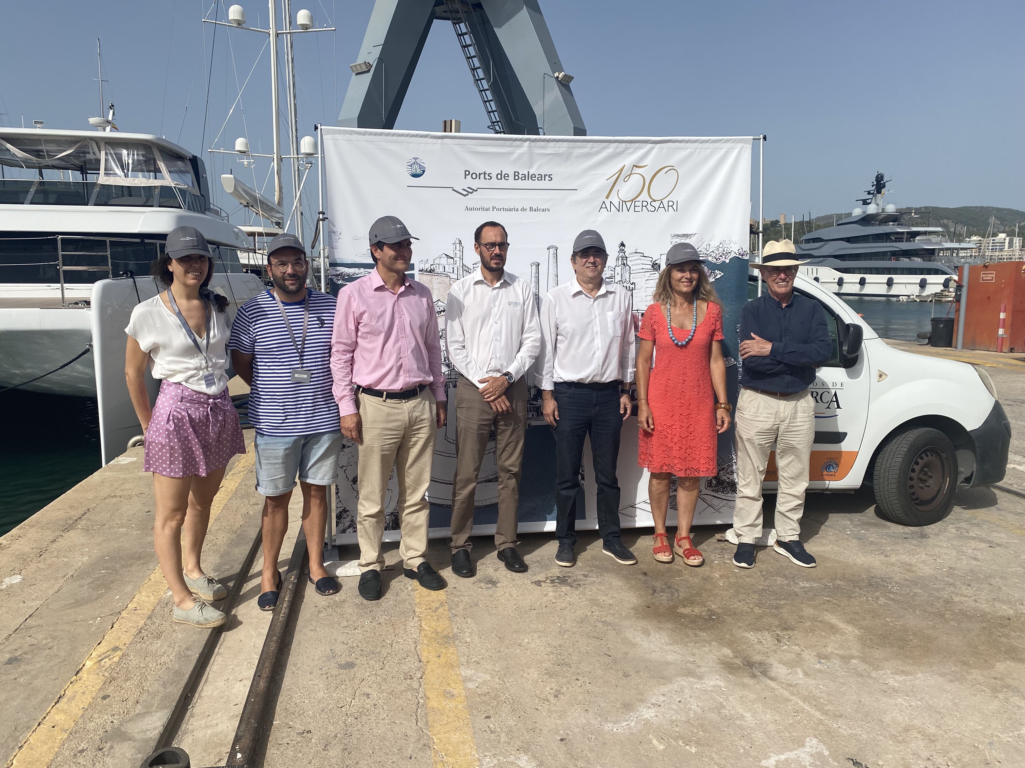 The port of Palma is replenished with mussels for the biofiltration of its waters