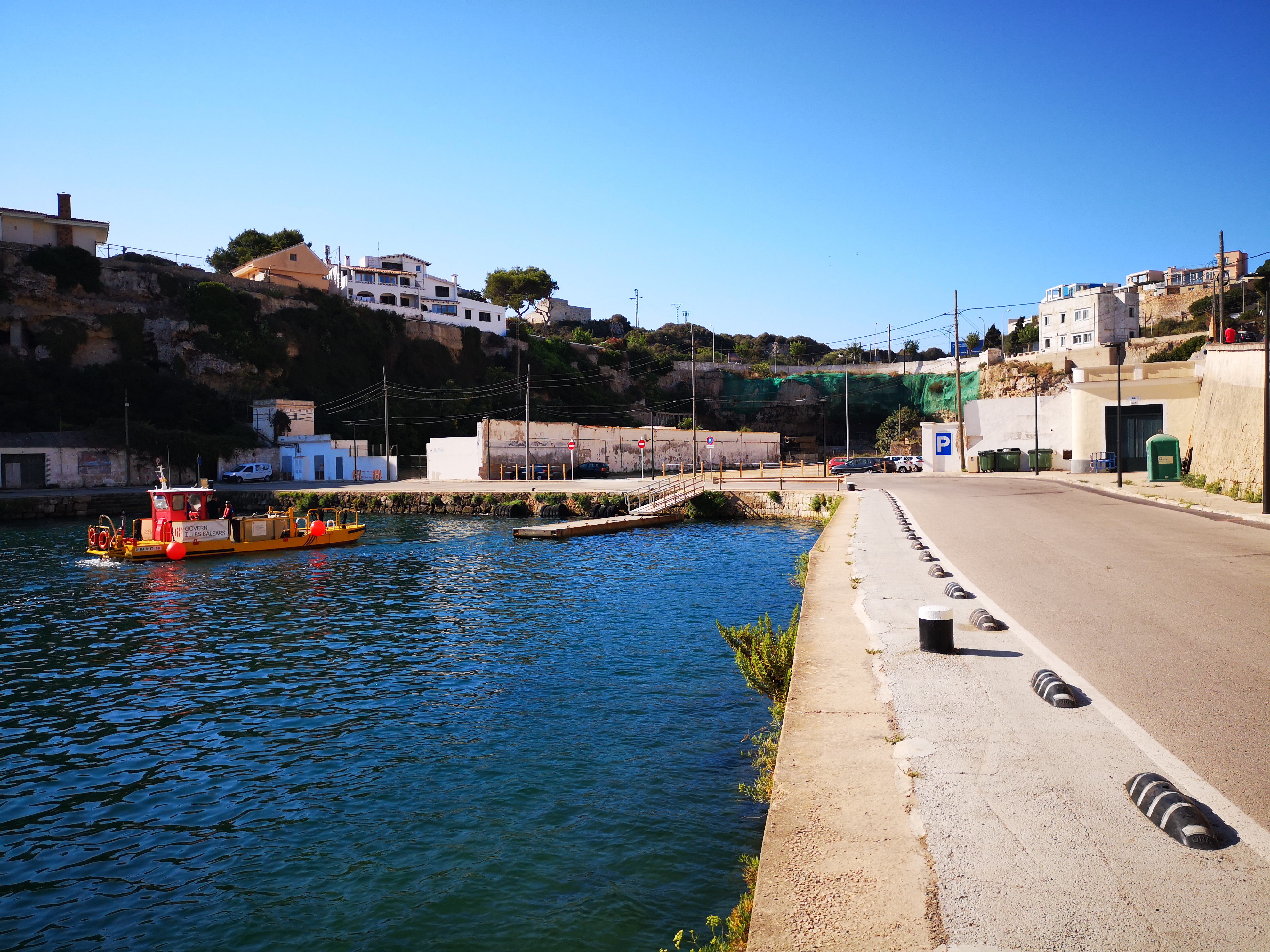 Un nuevo pantalán flotante en el puerto de Maó facilitará el embarque de personas y mercancías para pequeñas embarcaciones