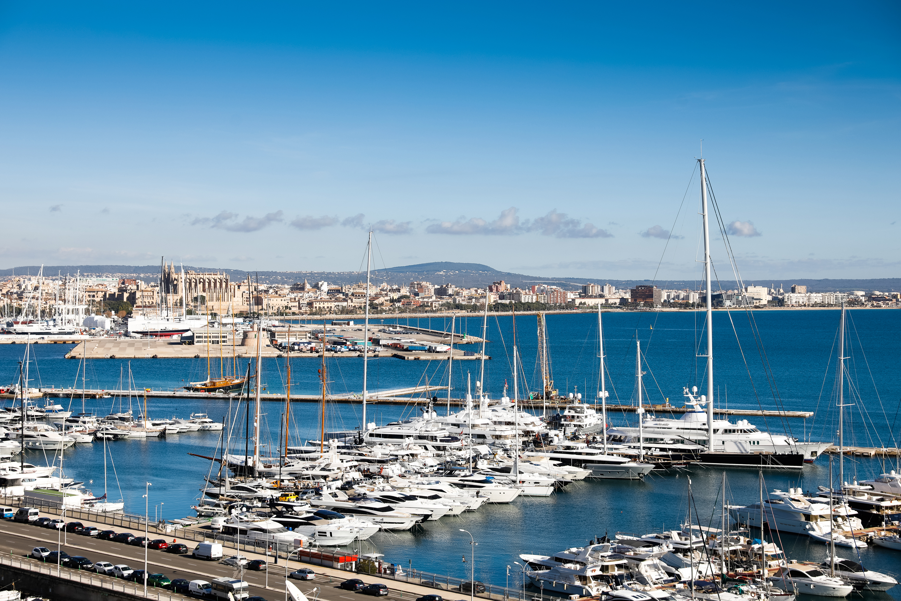 La APB aprueba el convenio de buenas prácticas medioambientales con el Club de Mar