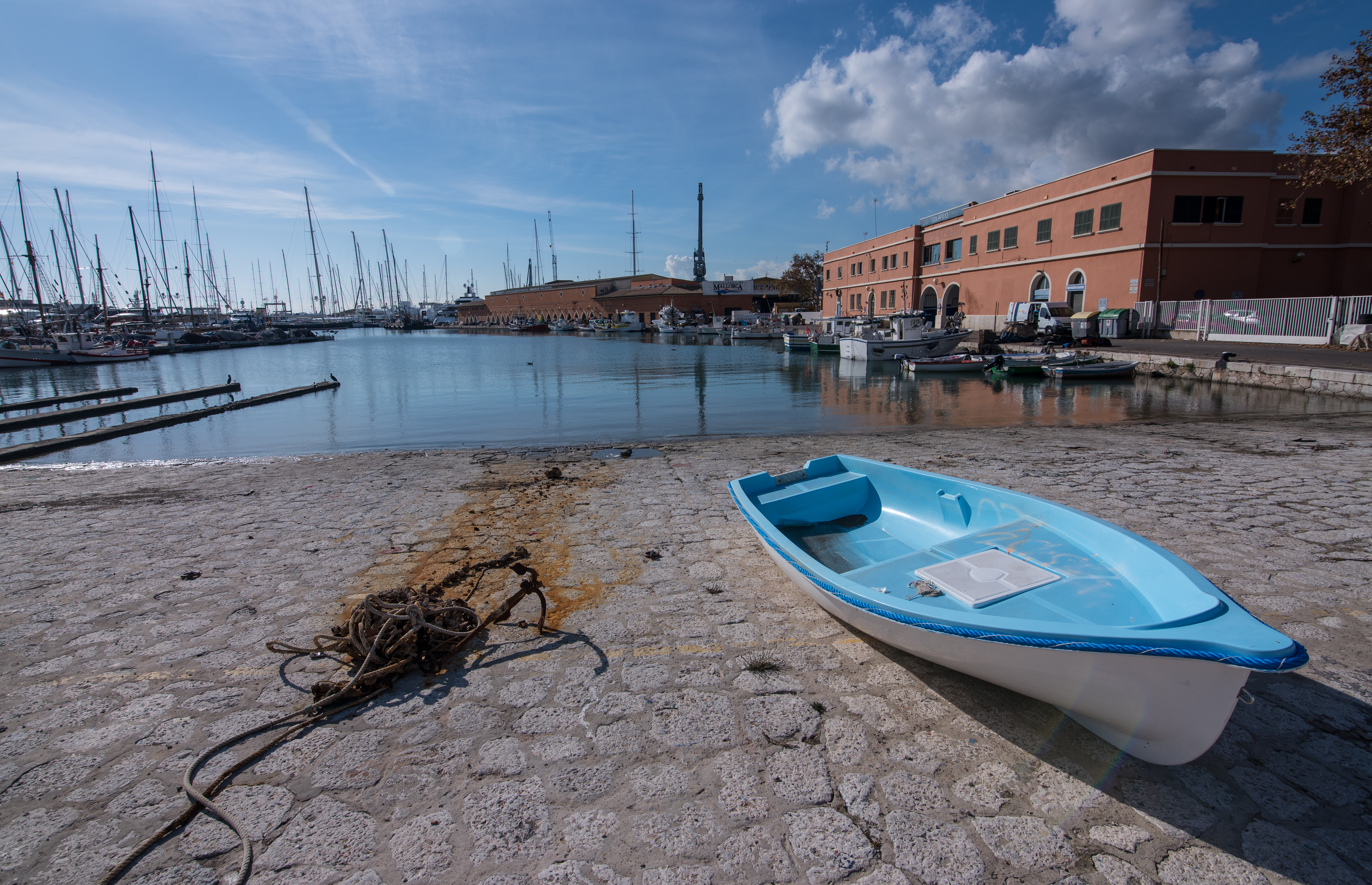 Los efectos del cambio climático podrían dejar inoperativos algunos muelles o pantalanes de los puertos de interés general de Baleares