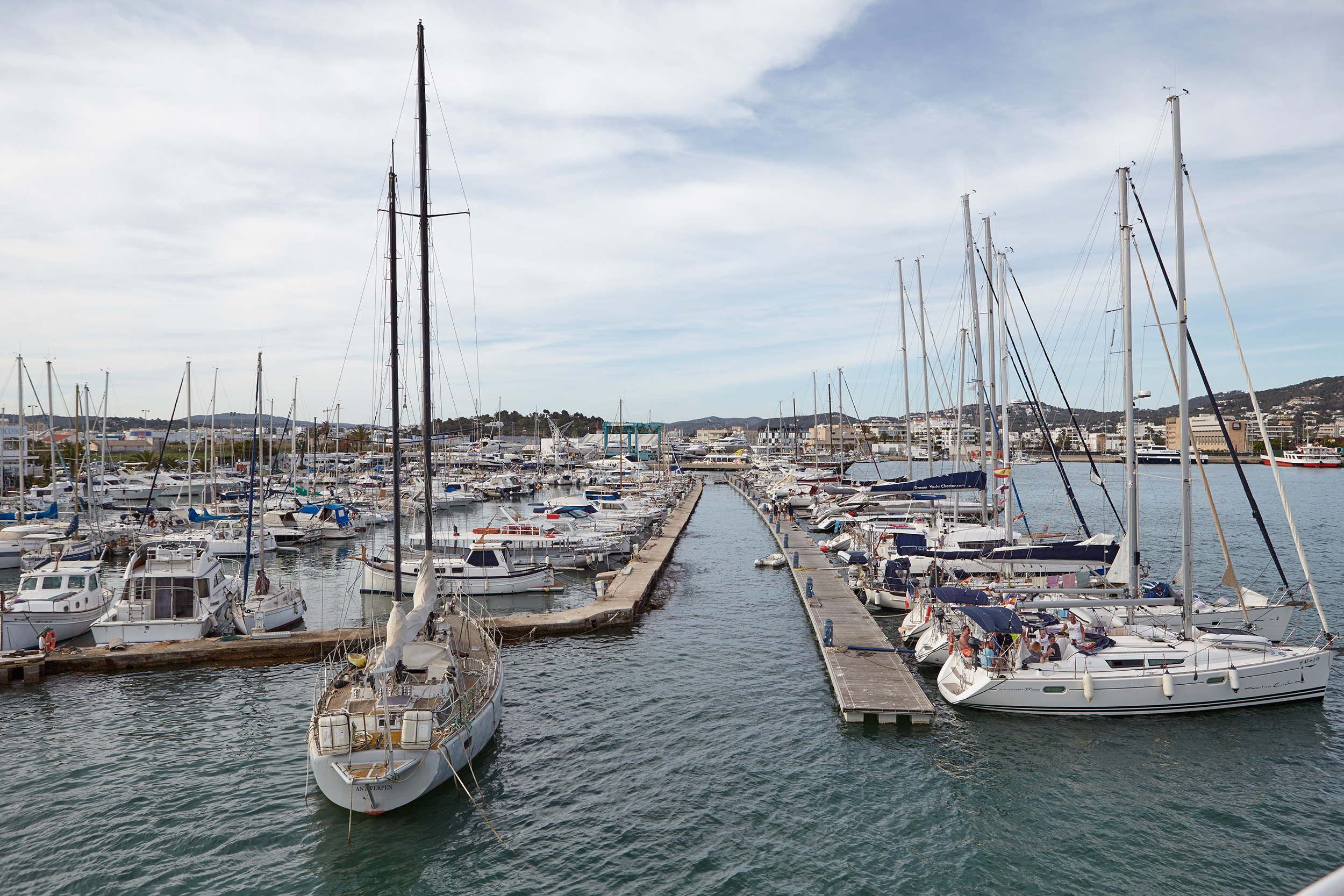 Neue Frist von 20 Tagen für die Einreichung von Angeboten für die Verwaltung von kleinen und mittelgroßen Liegeplätzen im Hafen von Ibiza (amtlich Eivissa)