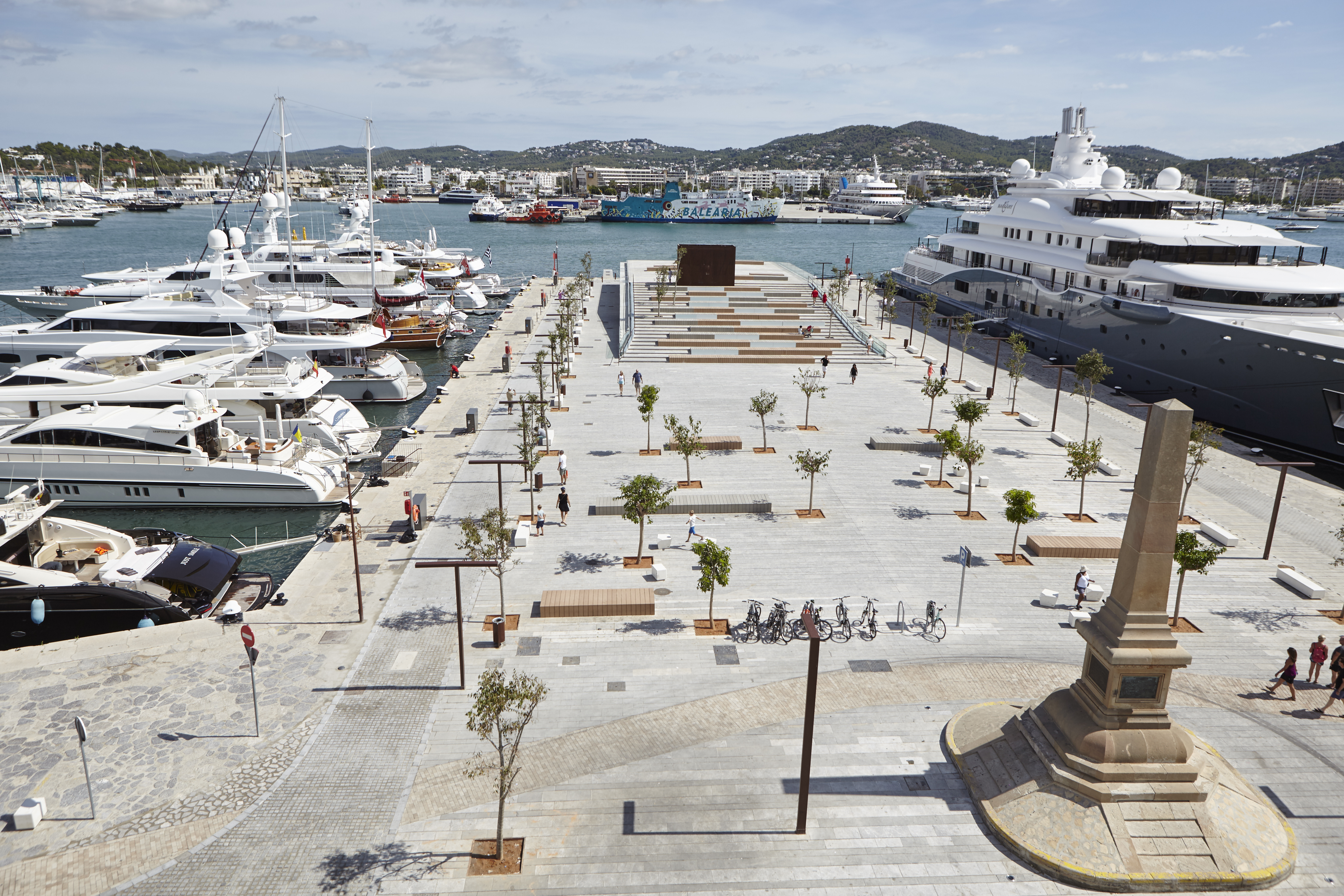 Die APB beauftragt Igy Gestora Marinas Spain mit der Verwaltung der Liegeplätze für große Yachten im Dock Levante des Hafens von Eivissa