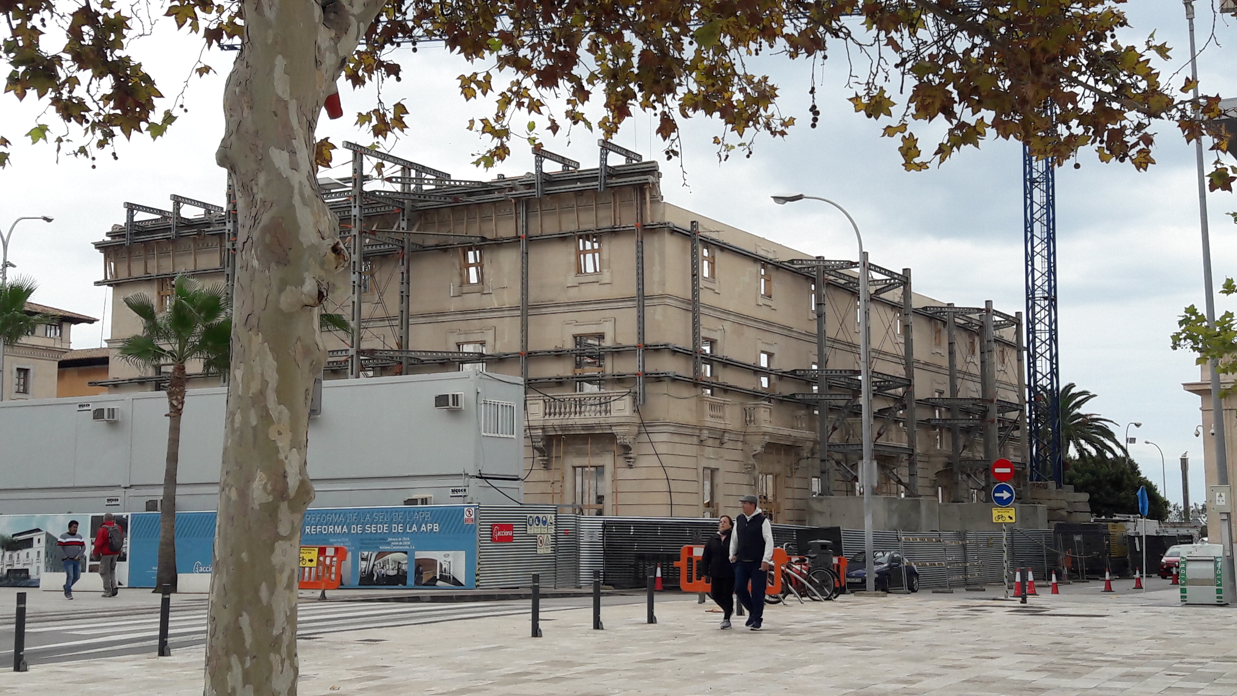 Sale a concurso la gestión del edificio histórico de la APB para su conversión en un centro de encuentro entre el puerto y la ciudad