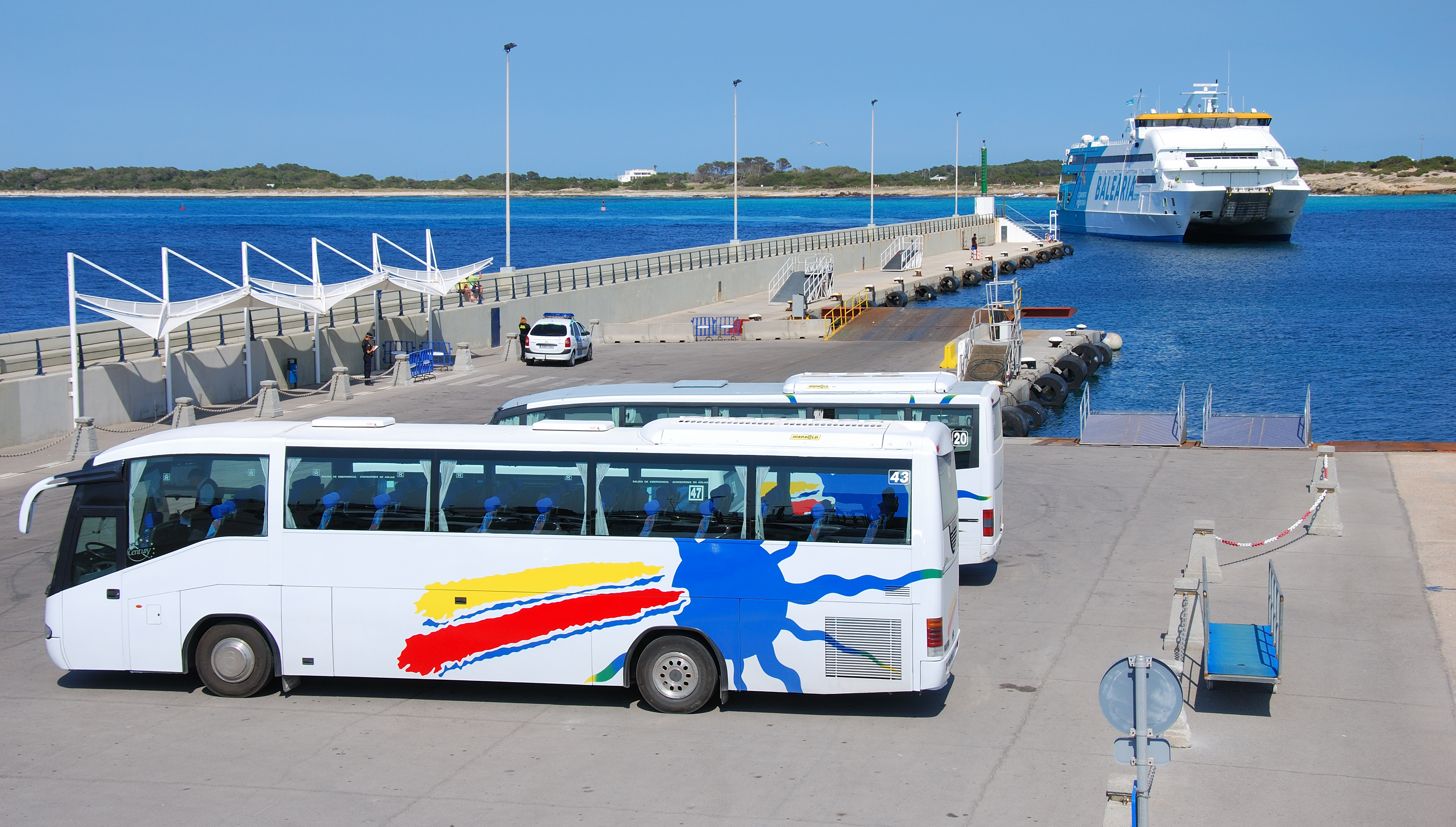 Aprobada la ordenanza que regula la velocidad marítima en el puerto de la Savina