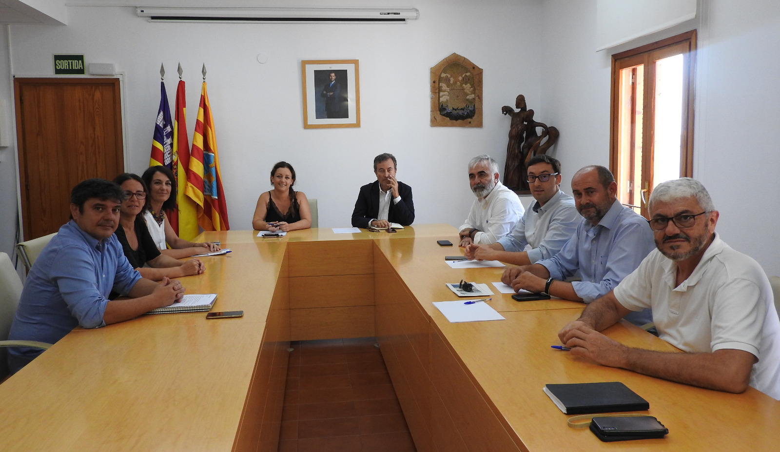 PRIMERA VISITA OFICIAL DEL PRESIDENT DE L'APB, JOAN GUAL DE TORRELLA, A LA NOVA PRESIDENTA DEL CONSELL INSULAR DE FORMENTERA, ALEJANDRA FERRER