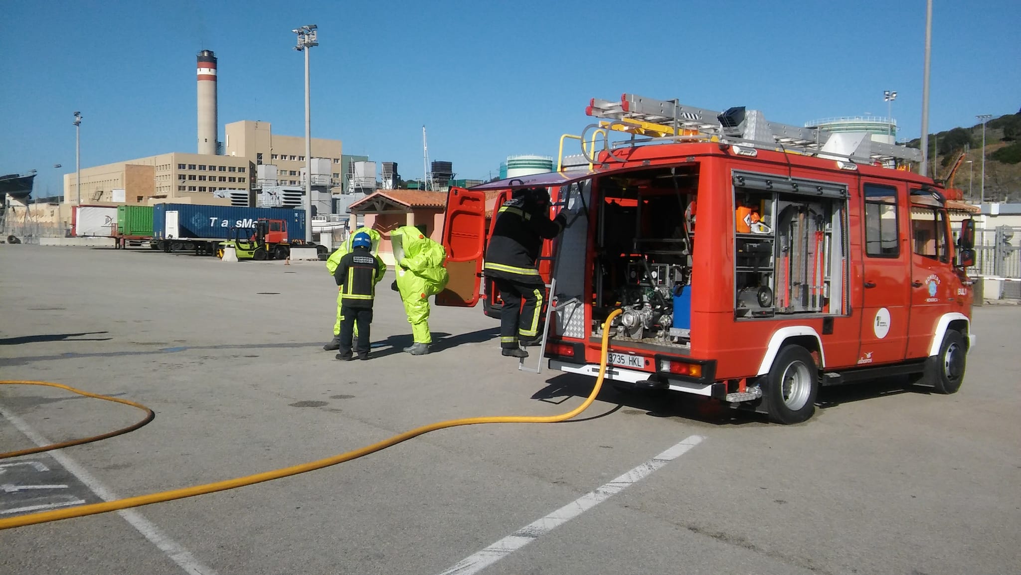 Firmado el convenio en materia de prevención y extinción de incendios, salvamento y protección civil entre el Consell Insular de Menorca y la APB