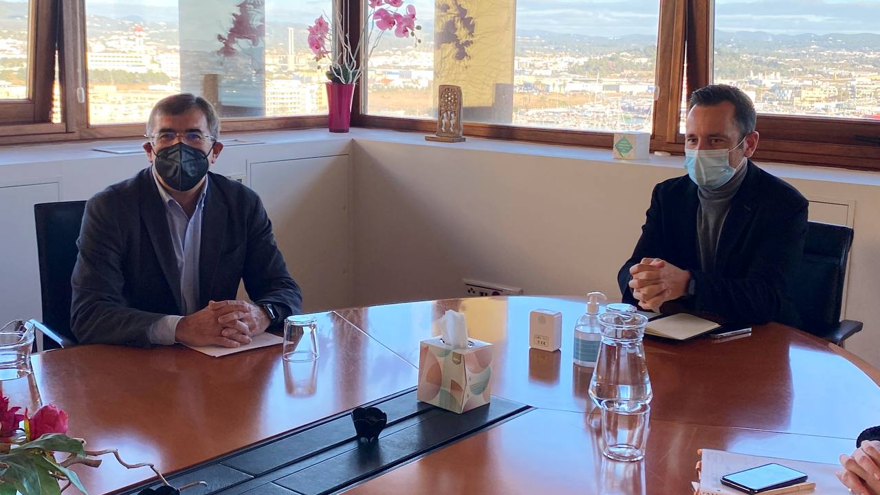 Eivissa Town Council and the Port Authority of the Balearic Islands review investments made in the port of Eivissa, which will amount to 8.8 million euros by 2022, and give a boost to the port's Special Plan