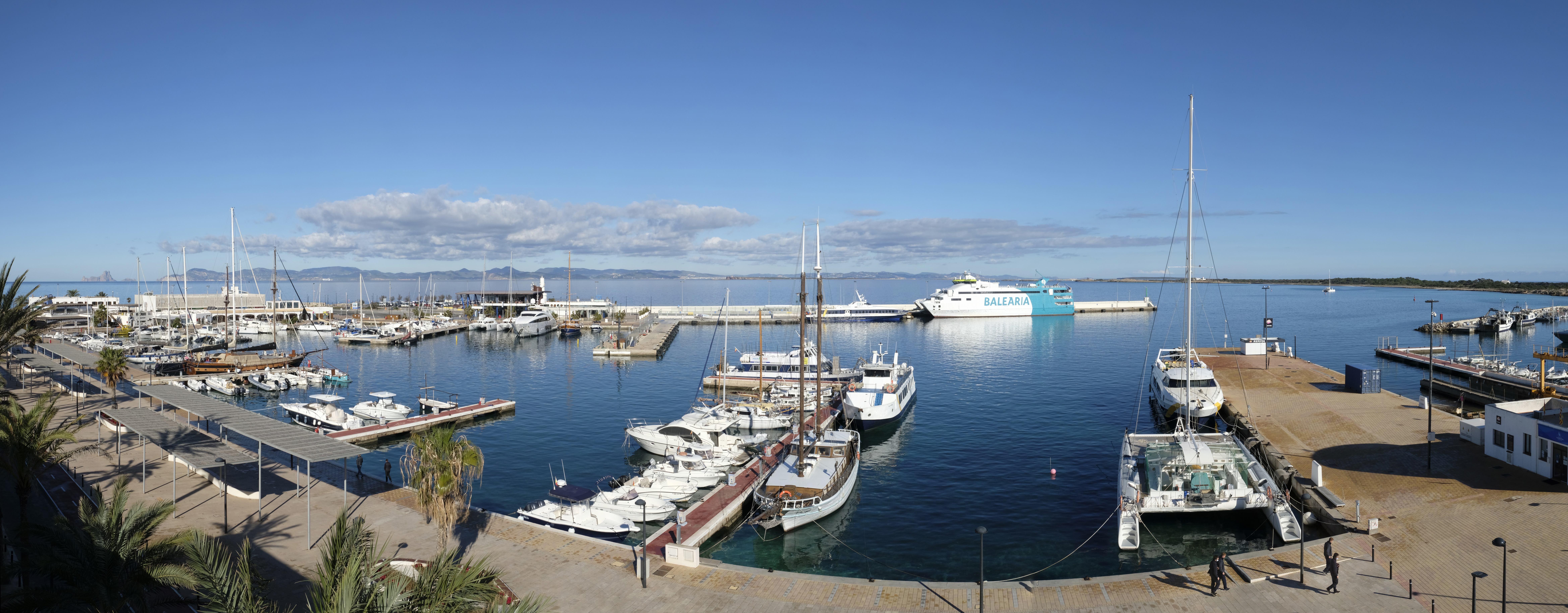 Surt a concurs la gestió d'una instal•lació de marina seca per a embarcacions xàrter de petita eslora al port de la Savina