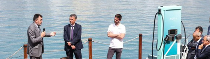 El puerto de Barcelona instala un cargador eléctrico para embarcaciones
