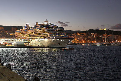 Los puertos de la Autoridad Portuaria de Baleares superarán los dos millones de cruceristas en 2015