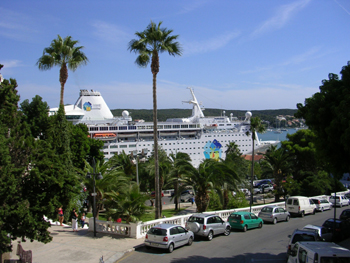 El trànsit de passatgers turístics creix a les Balears