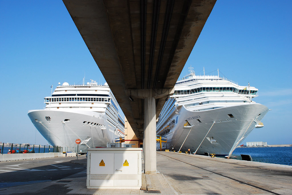 The number of cruise passengers increase by 8% in 2008