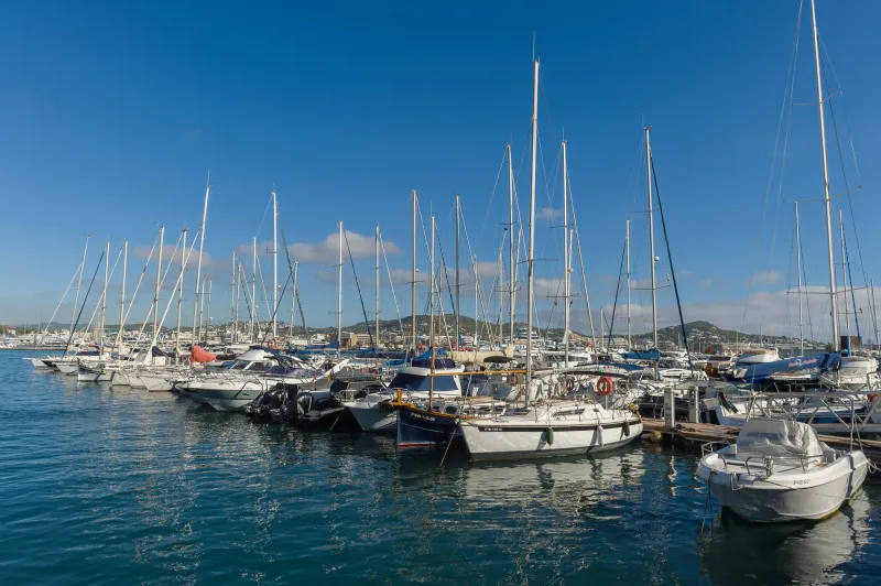 Dock von Poniente des Hafens von Eivissa