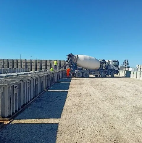 Fabricació dels blocs en el port d'Alacant