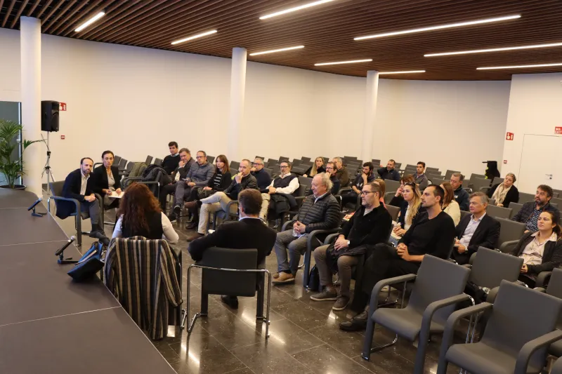 Representantes de Autoridad Portuaria de Baleares y del Área de Infraestructuras del Ayuntamiento se han reunido hoy con los grupos de interés implicados en el proyecto