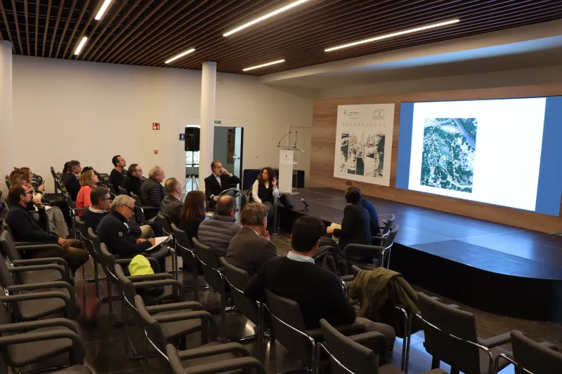 Representantes de Autoridad Portuaria de Baleares y del Área de Infraestructuras del Ayuntamiento se han reunido hoy con los grupos de interés implicados en el proyecto