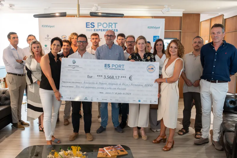 Entrega del xec solidari a Addif
