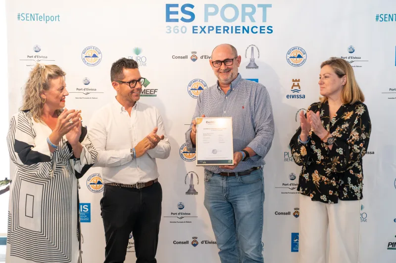  L'APB rep el certificat AIS