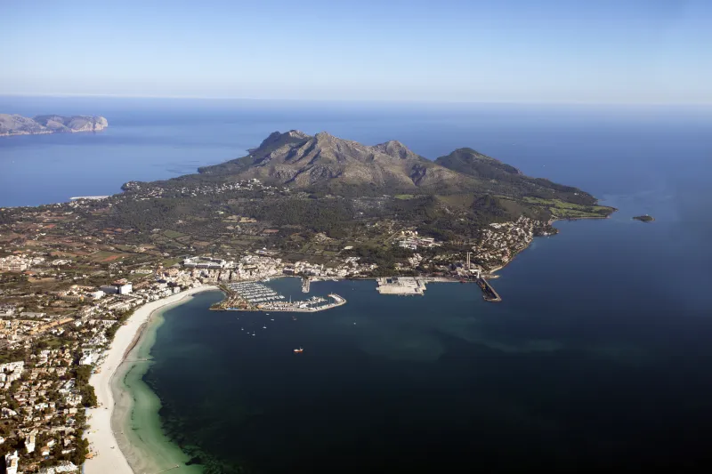 Imagen por dron de puerto de Palma